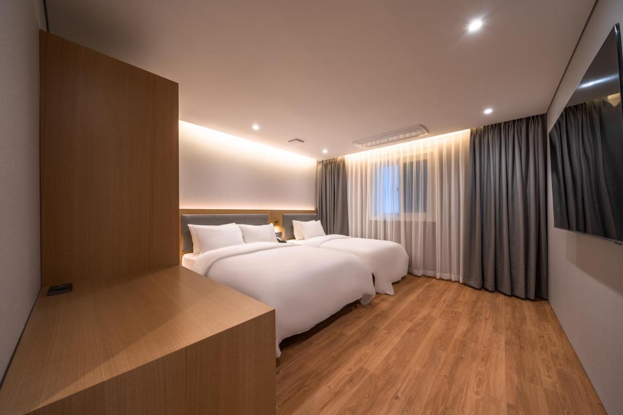Comfort Inn Yeouido Seoul Exterior photo
