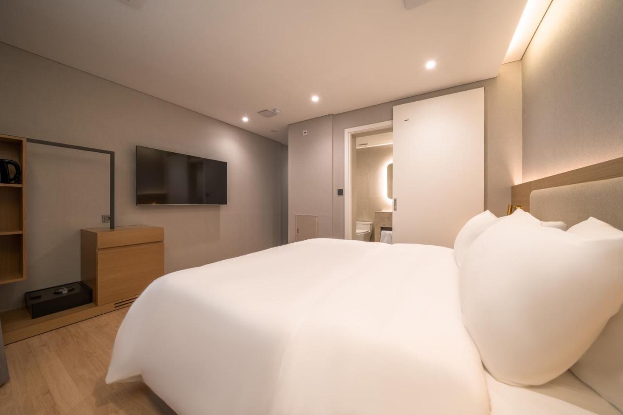 Comfort Inn Yeouido Seoul Exterior photo