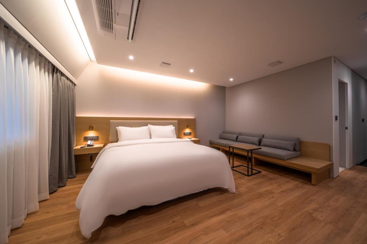 Comfort Inn Yeouido Seoul Exterior photo