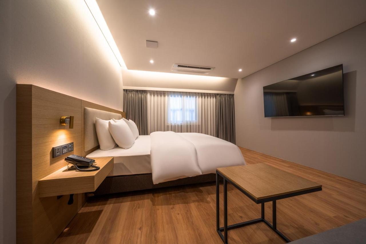 Comfort Inn Yeouido Seoul Exterior photo